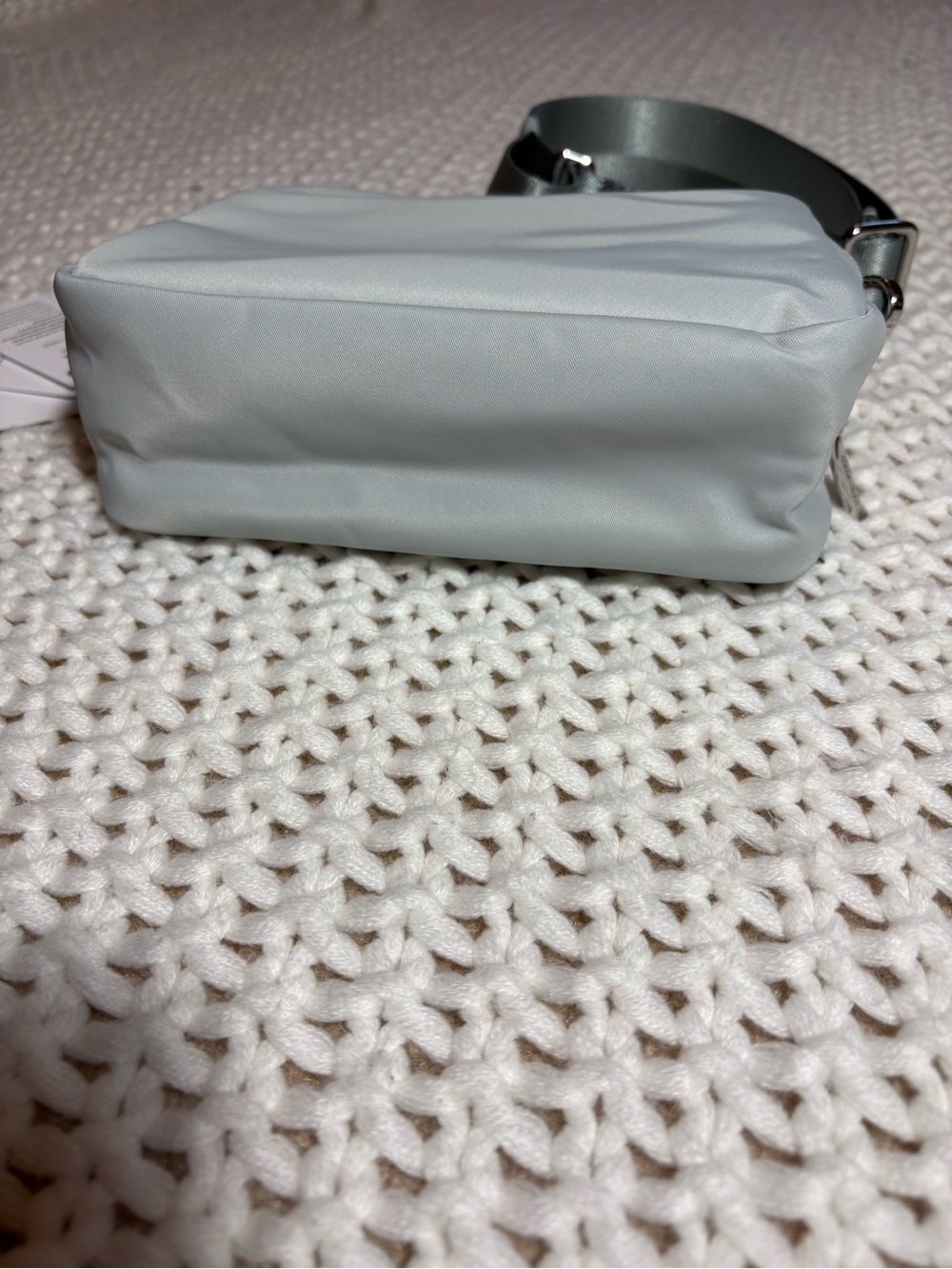 NWT lululemon pelican/silver everywhere crossbody bag *metal hardware - Picture 7 of 10